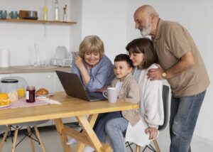 How Family Members Can Balance Work and Caregiving Responsibilities 